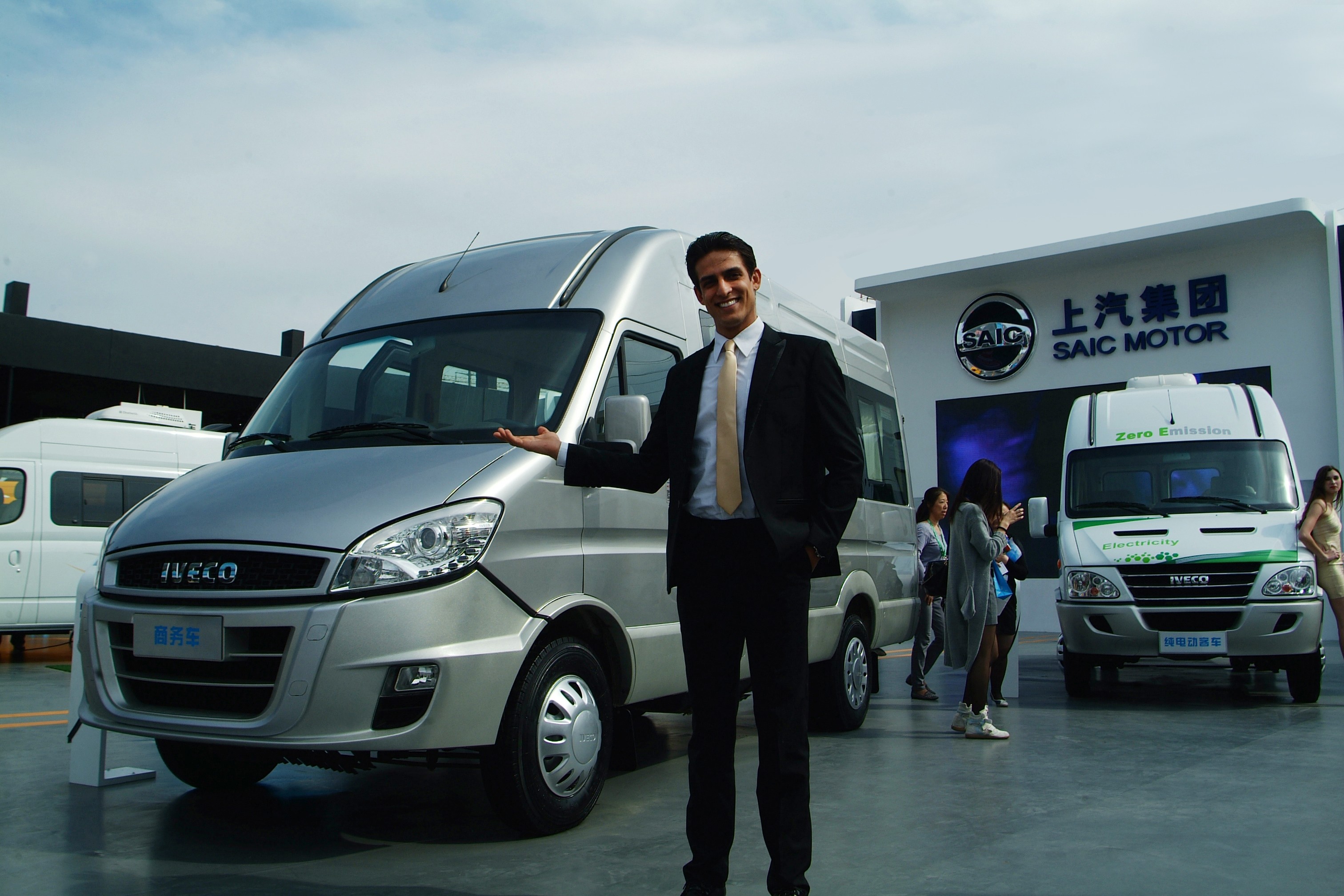 專業(yè)生產(chǎn)PVC護(hù)套、銅排、鋁排、新能源電池銅/鋁軟連接-人禾電子